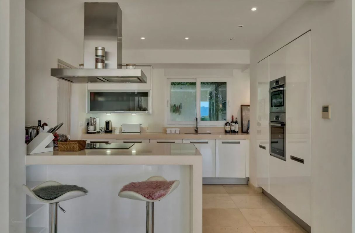 Villa med havutsikt i Moraira med 4 soverom