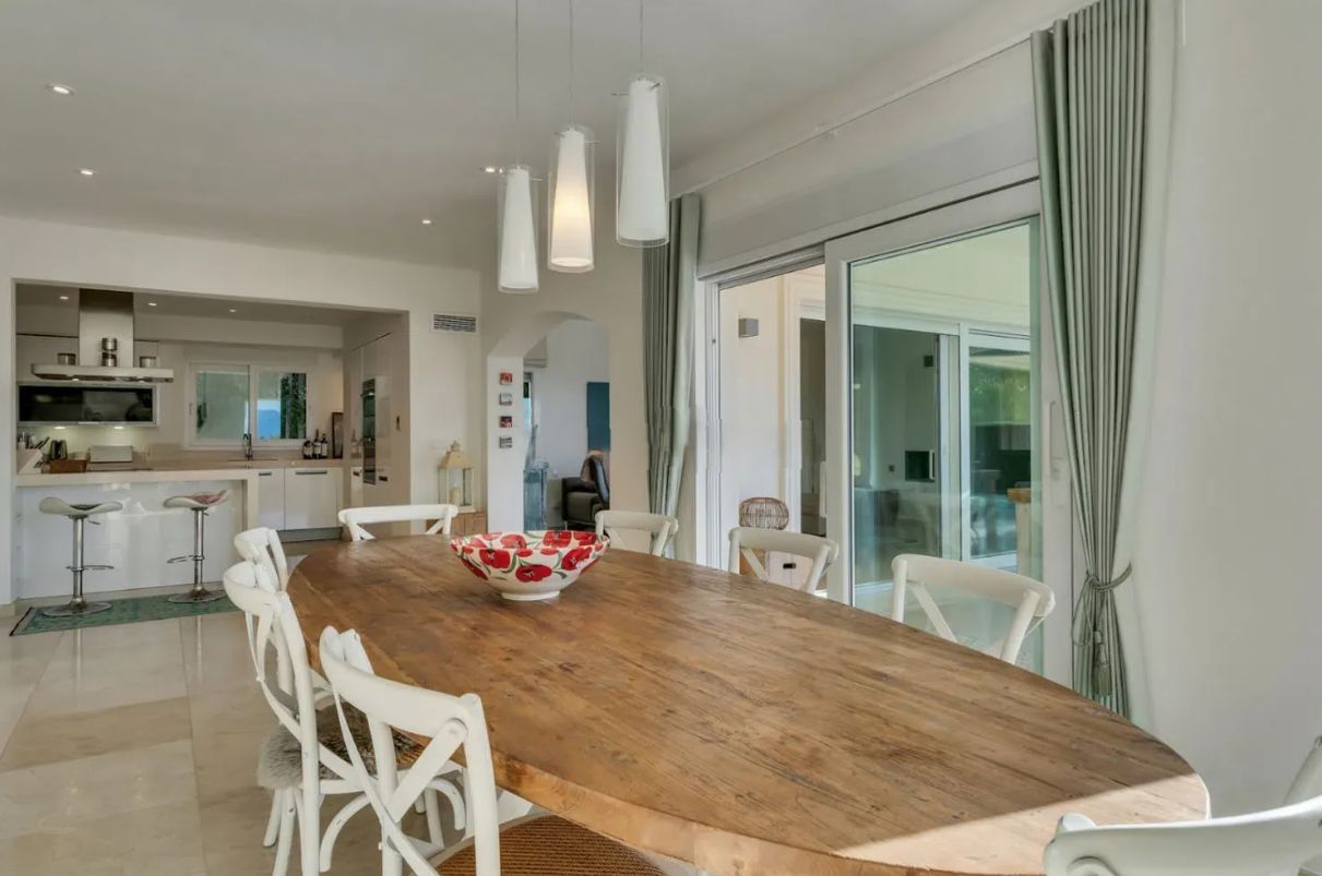 Villa med havutsikt i Moraira med 4 soverom