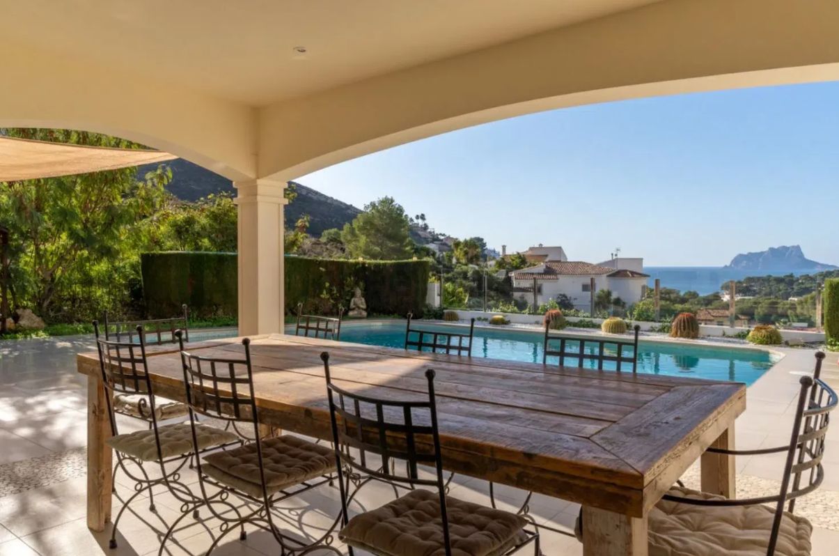 Villa med havutsikt i Moraira med 4 soverom
