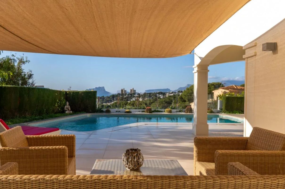 Villa med havutsikt i Moraira med 4 soverom