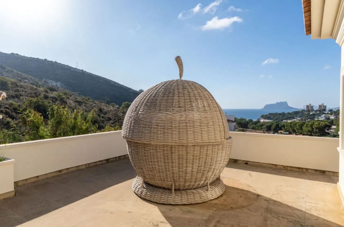 Villa med havutsikt i Moraira med 4 soverom