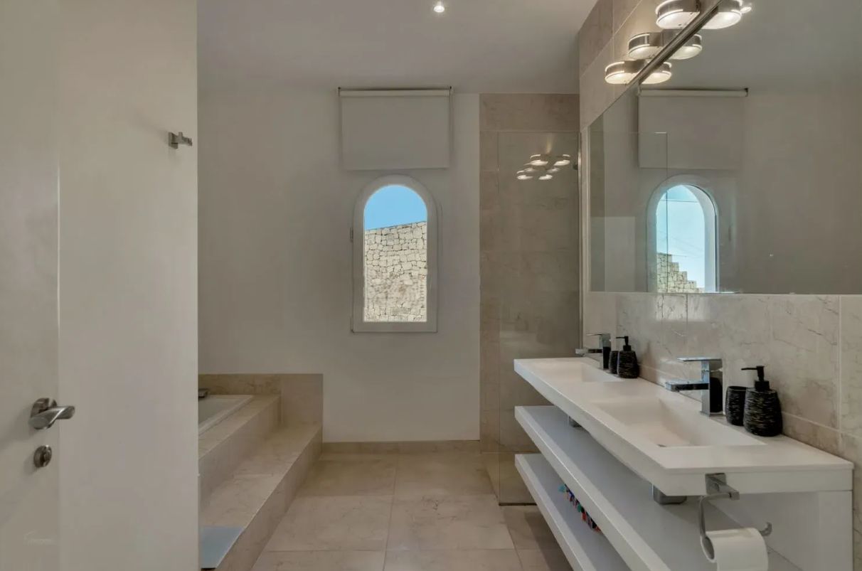 Villa med havutsikt i Moraira med 4 soverom