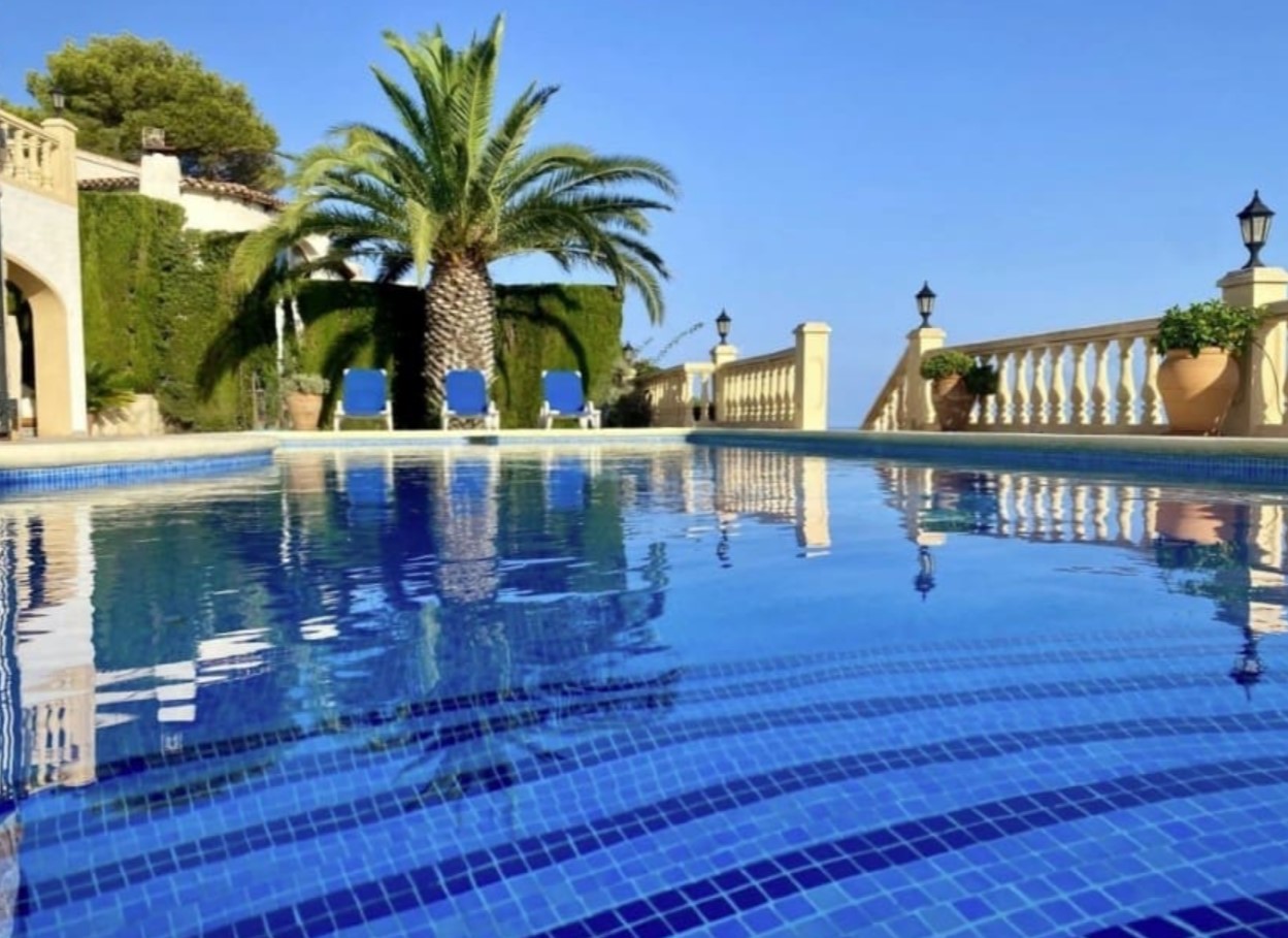 Spektakuläre Villa mit 3 Schlafzimmern und Meerblick in der Cala Ambolo - Javea