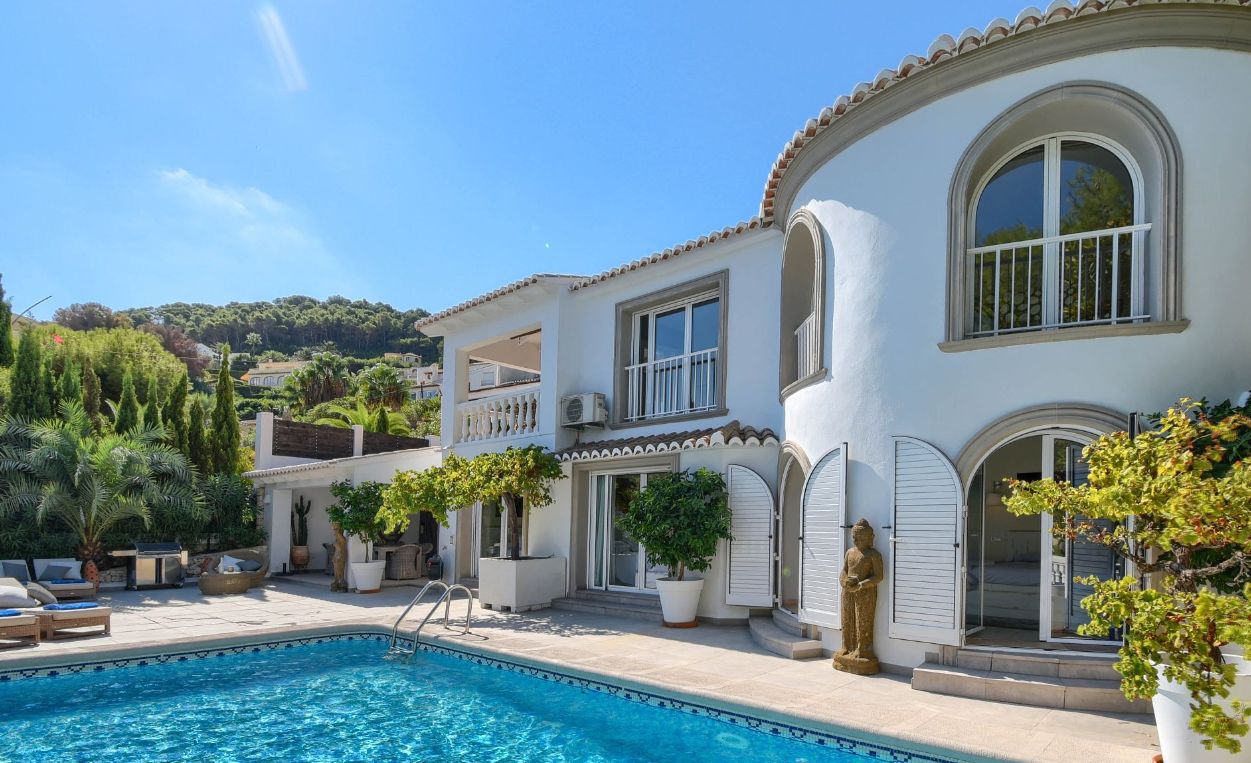 CP1168 - Villa rénovée avec vue sur mer à Jávea