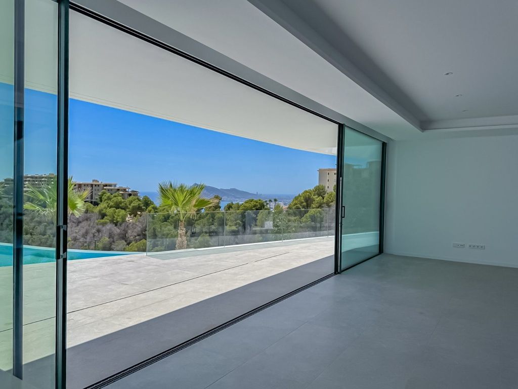 Villa à vendre avec 4 chambres et piscine à Altea