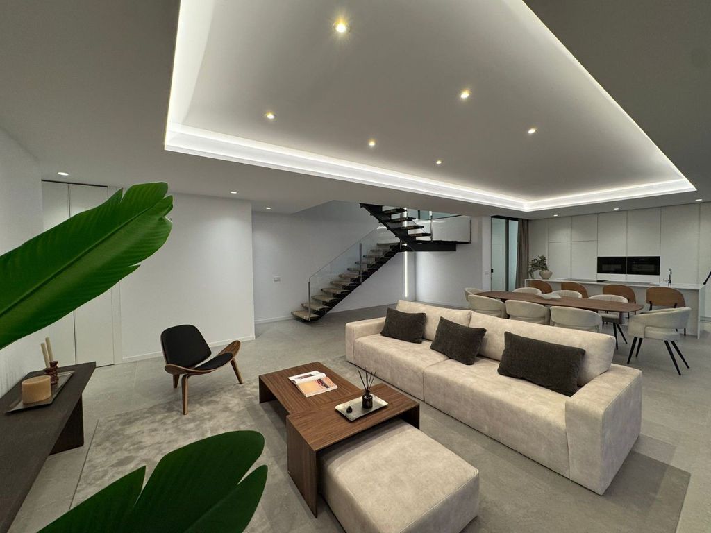 Villa à vendre avec 4 chambres et piscine à Altea