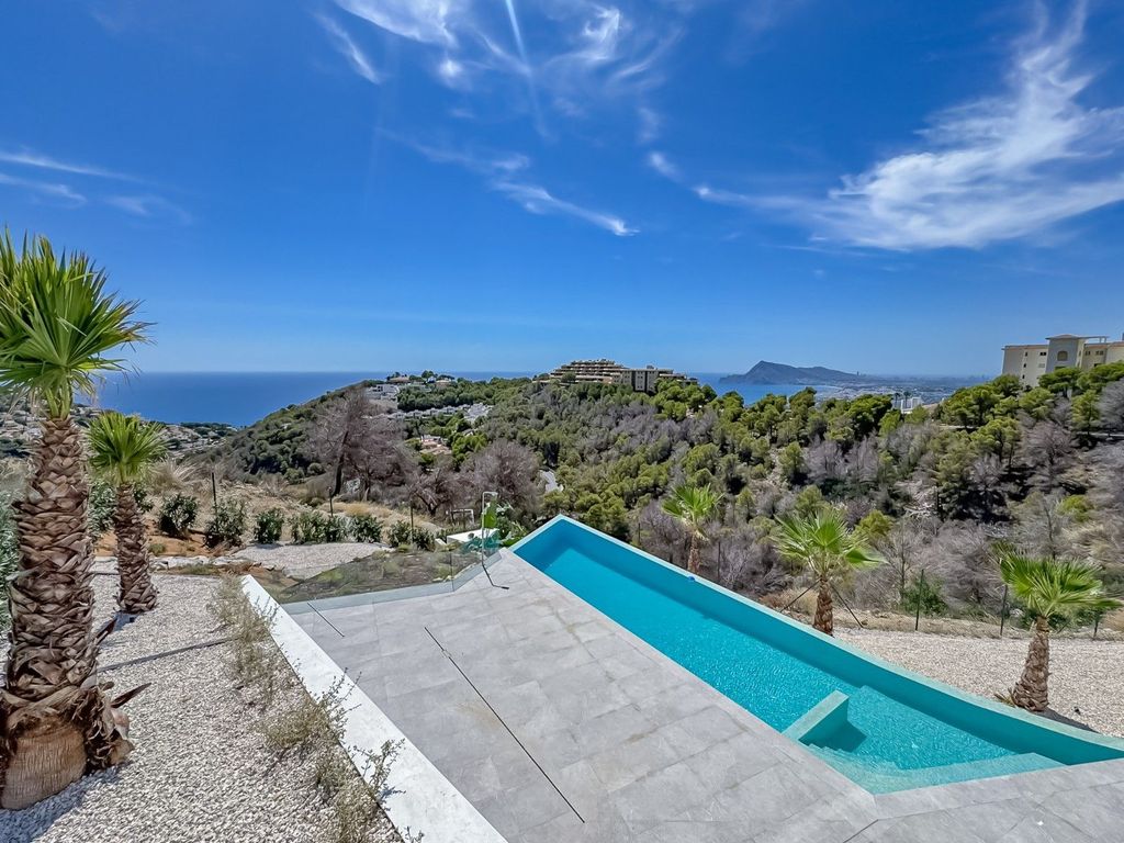 Villa à vendre avec 4 chambres et piscine à Altea