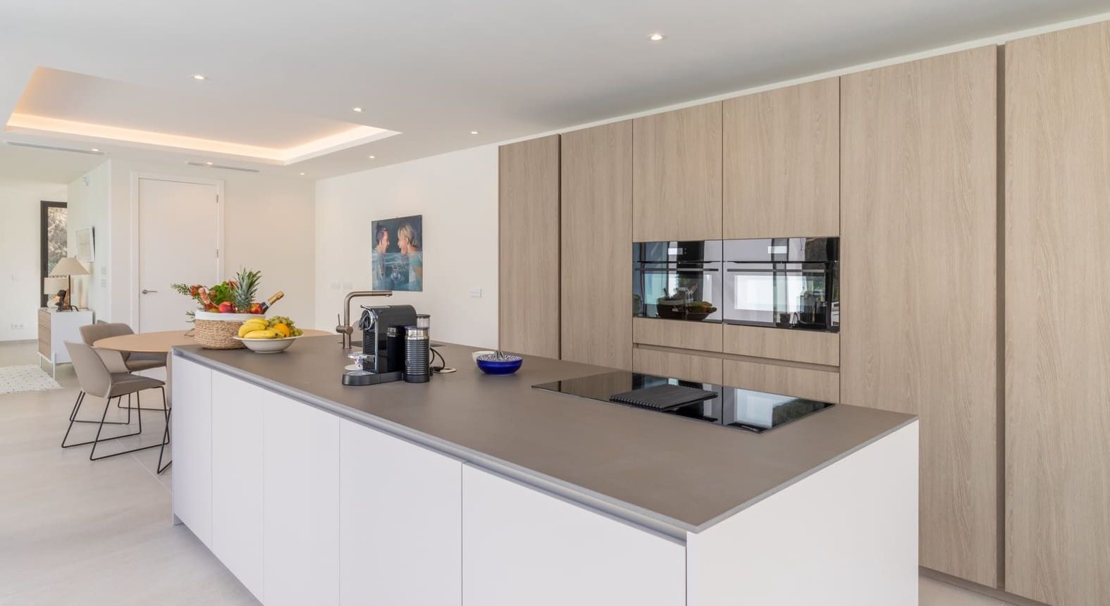 Villa de luxe neuve à Jávea – Terrain sud de 1.032 m², piscine chauffée et haute efficacité énergétique.