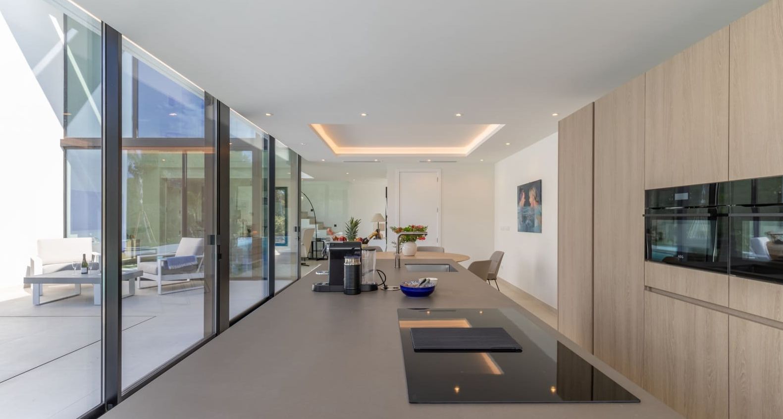 Villa de luxe neuve à Jávea – Terrain sud de 1.032 m², piscine chauffée et haute efficacité énergétique.