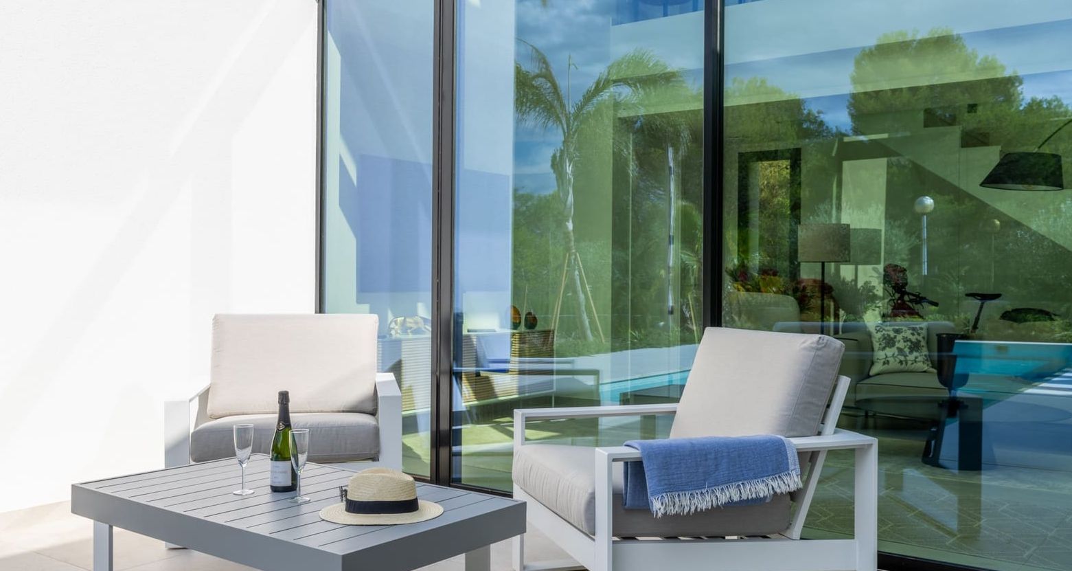 Villa de luxe neuve à Jávea – Terrain sud de 1.032 m², piscine chauffée et haute efficacité énergétique.
