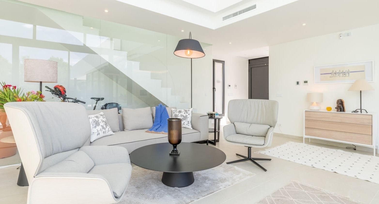 Villa de luxe neuve à Jávea – Terrain sud de 1.032 m², piscine chauffée et haute efficacité énergétique.