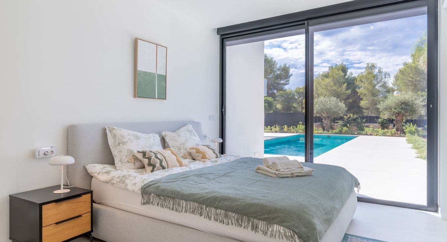 Villa de luxe neuve à Jávea – Terrain sud de 1.032 m², piscine chauffée et haute efficacité énergétique.