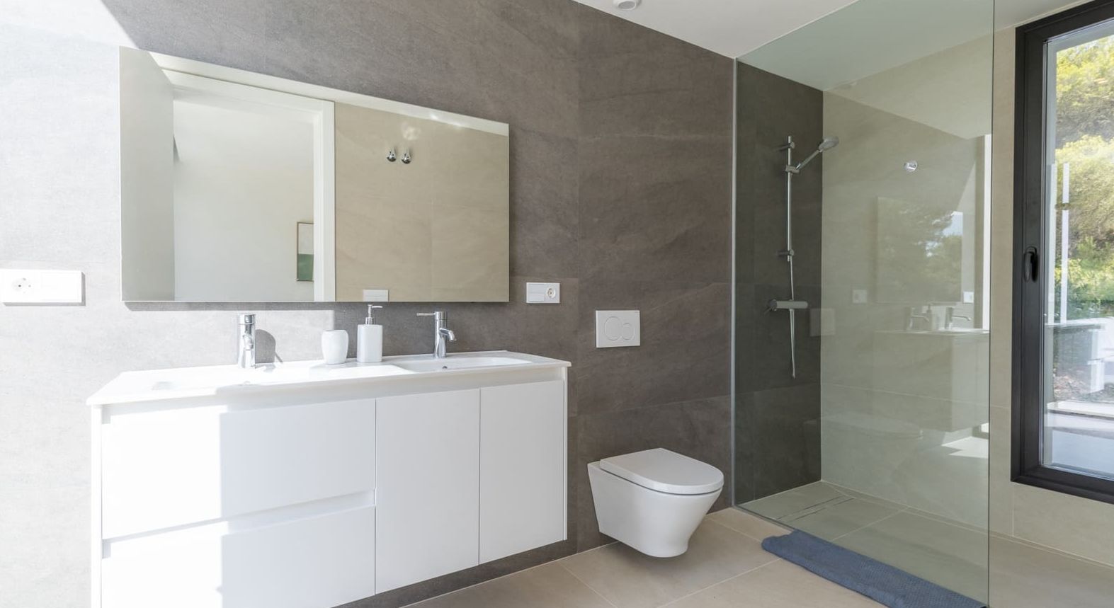 Villa de luxe neuve à Jávea – Terrain sud de 1.032 m², piscine chauffée et haute efficacité énergétique.