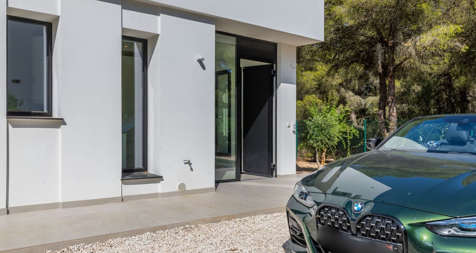 Villa de luxe neuve à Jávea – Terrain sud de 1.032 m², piscine chauffée et haute efficacité énergétique.