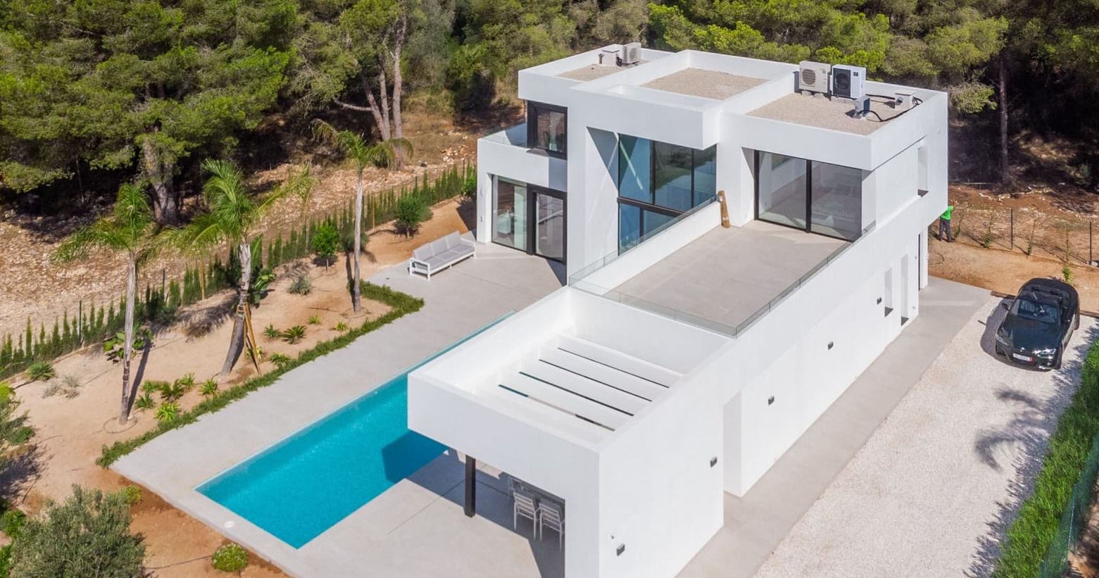 Villa de luxe neuve à Jávea – Terrain sud de 1.032 m², piscine chauffée et haute efficacité énergétique.