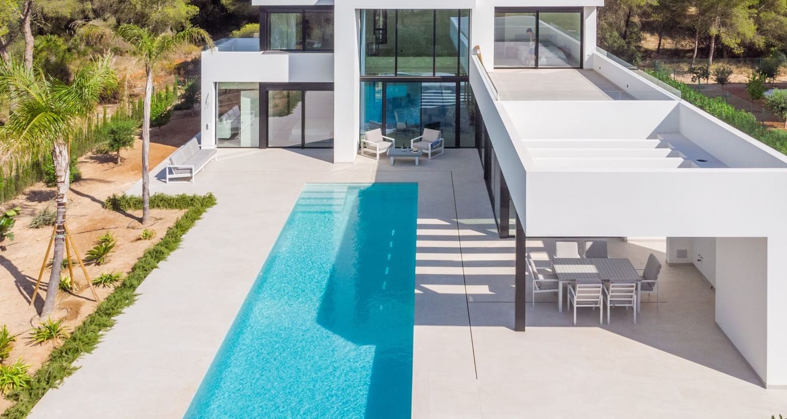 Villa de luxe neuve à Jávea – Terrain sud de 1.032 m², piscine chauffée et haute efficacité énergétique.