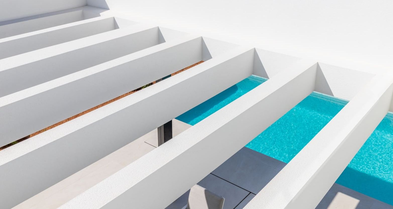 Villa de luxe neuve à Jávea – Terrain sud de 1.032 m², piscine chauffée et haute efficacité énergétique.