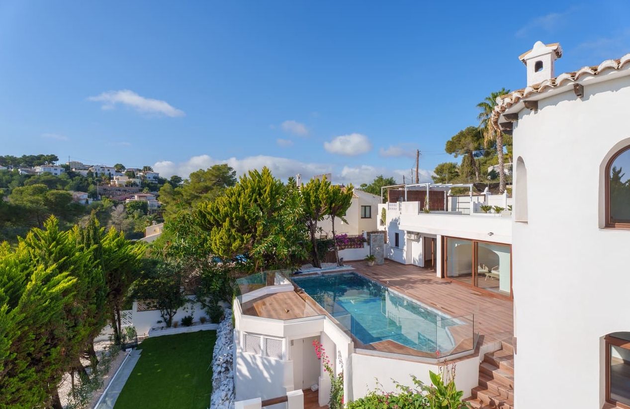6-bedroom villa with pool in Jávea, Alicante.