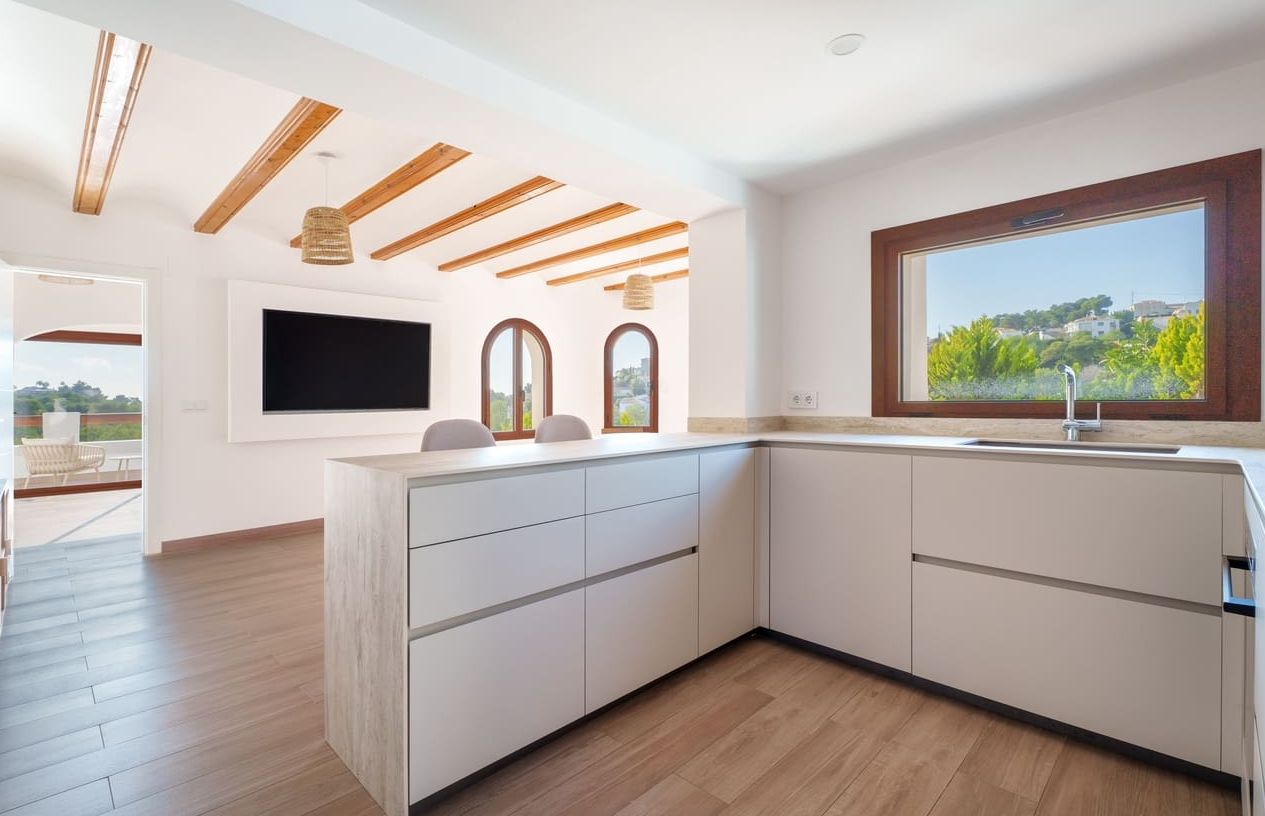 6-bedroom villa with pool in Jávea, Alicante.