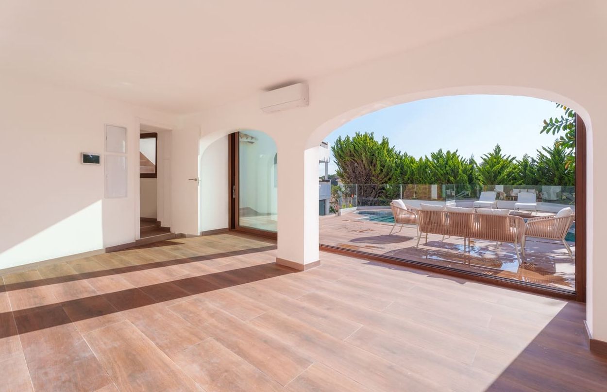 6-bedroom villa with pool in Jávea, Alicante.
