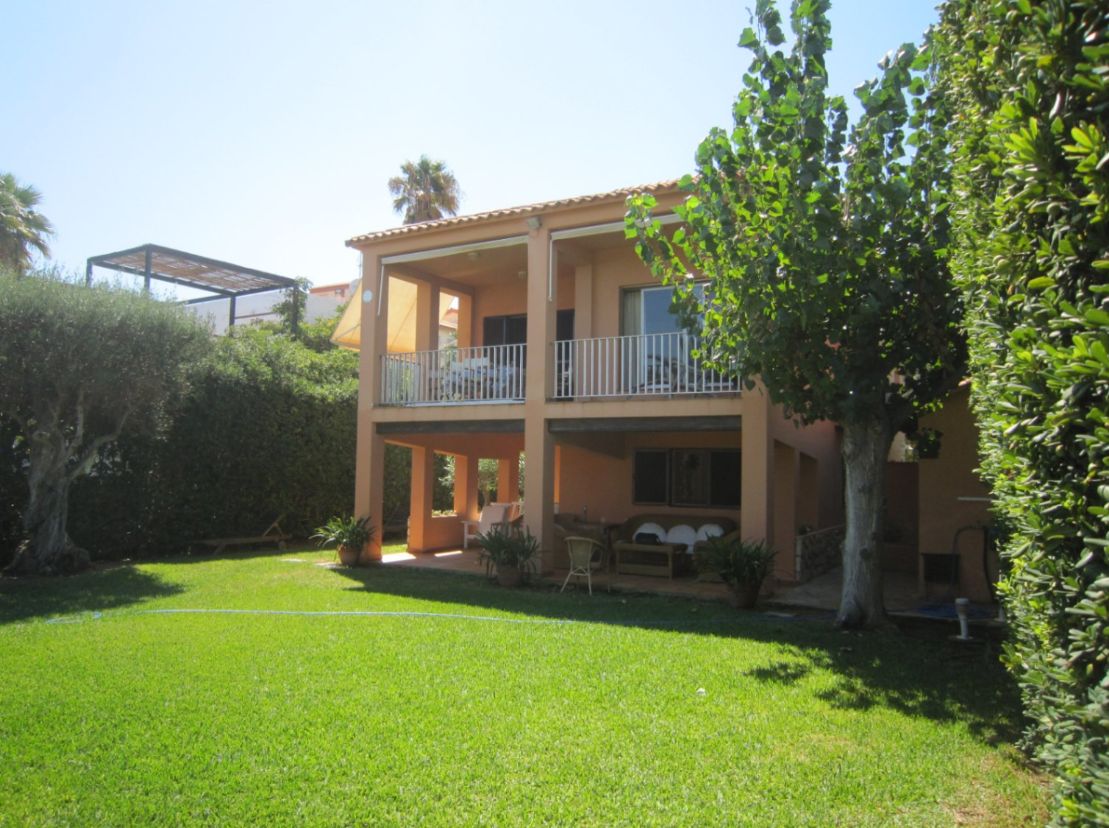 Villa exclusive en première ligne de plage à Las Marinas, Dénia