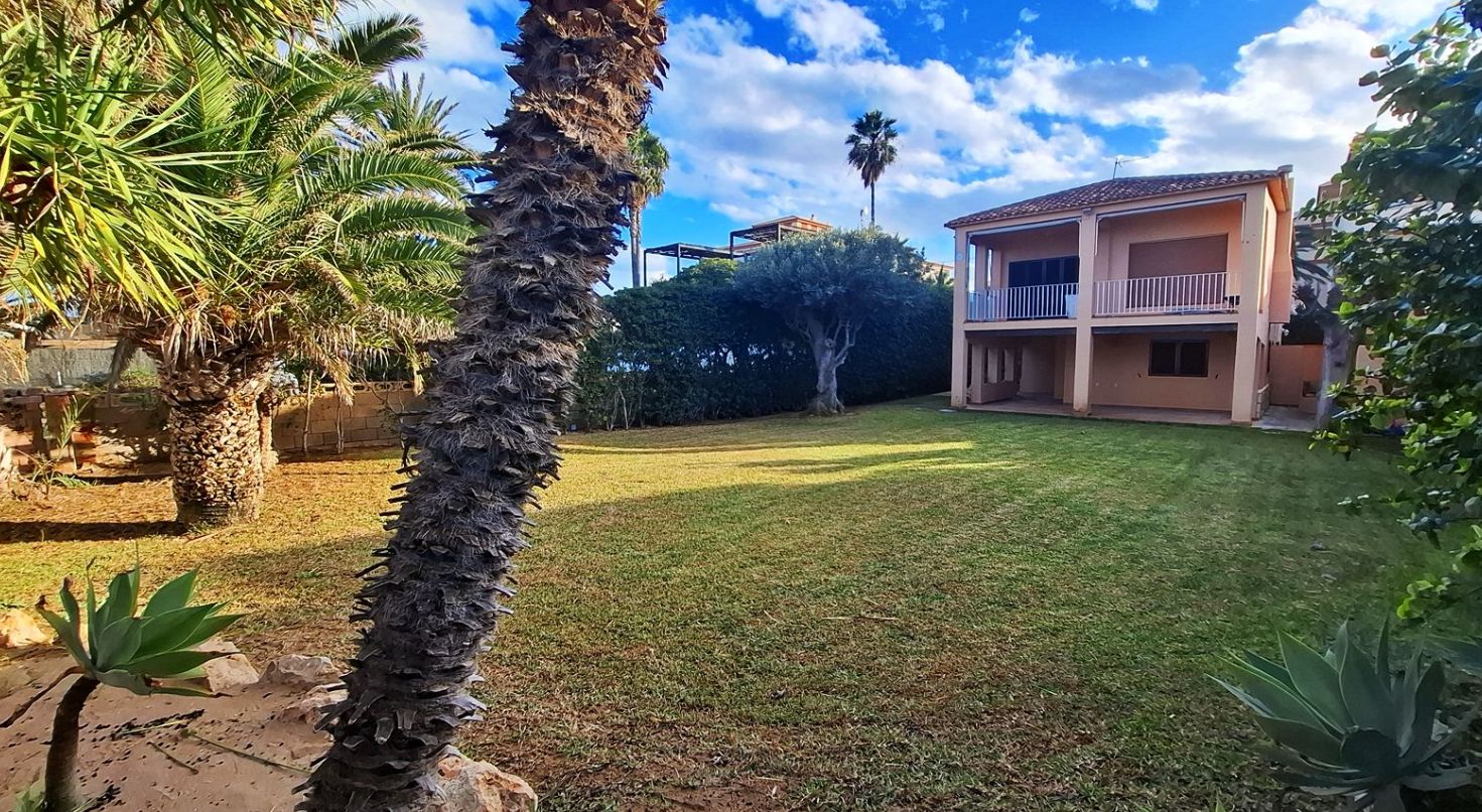 Villa exclusive en première ligne de plage à Las Marinas, Dénia