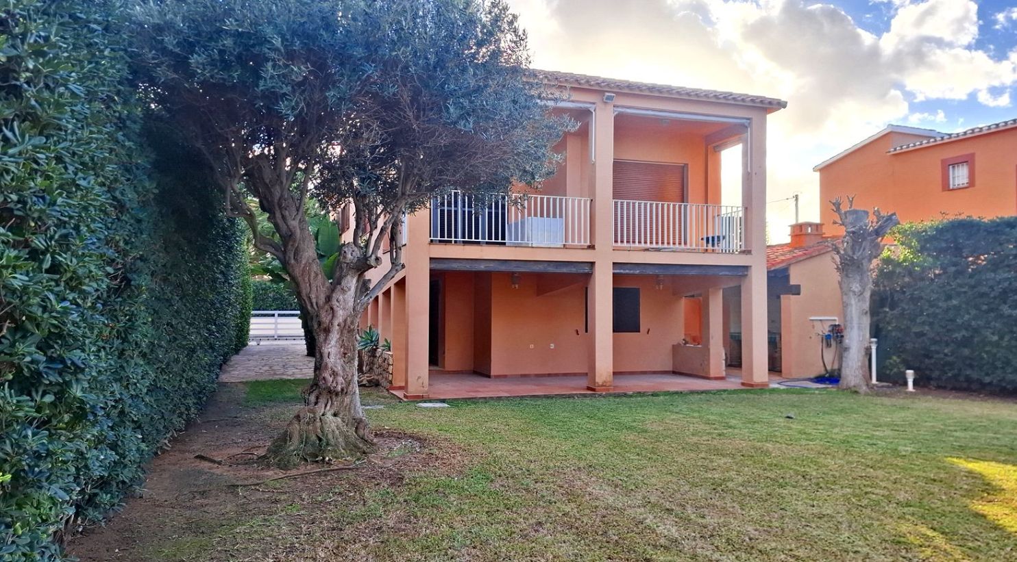 Villa exclusive en première ligne de plage à Las Marinas, Dénia