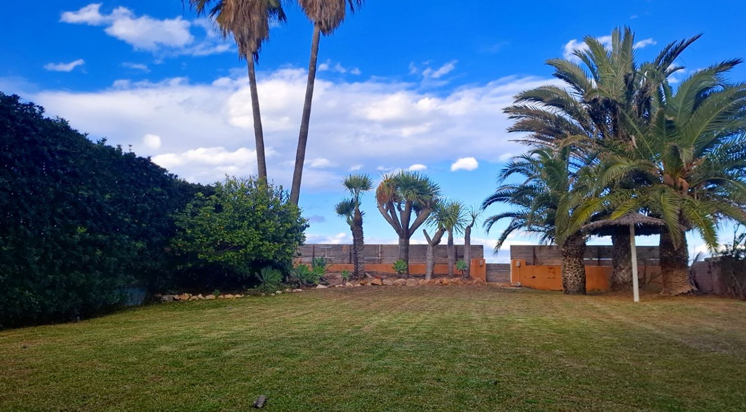 Villa exclusive en première ligne de plage à Las Marinas, Dénia