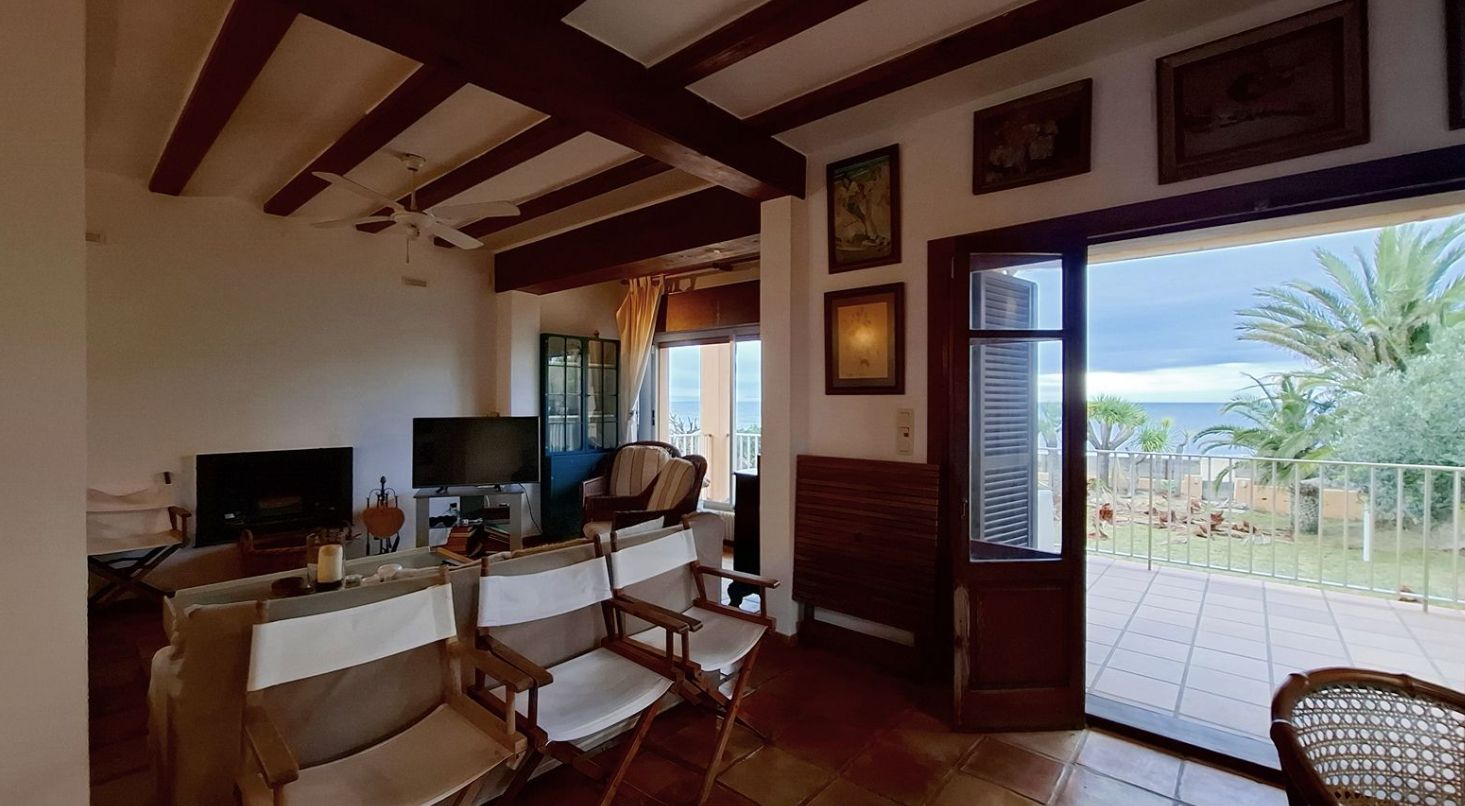 Villa exclusive en première ligne de plage à Las Marinas, Dénia