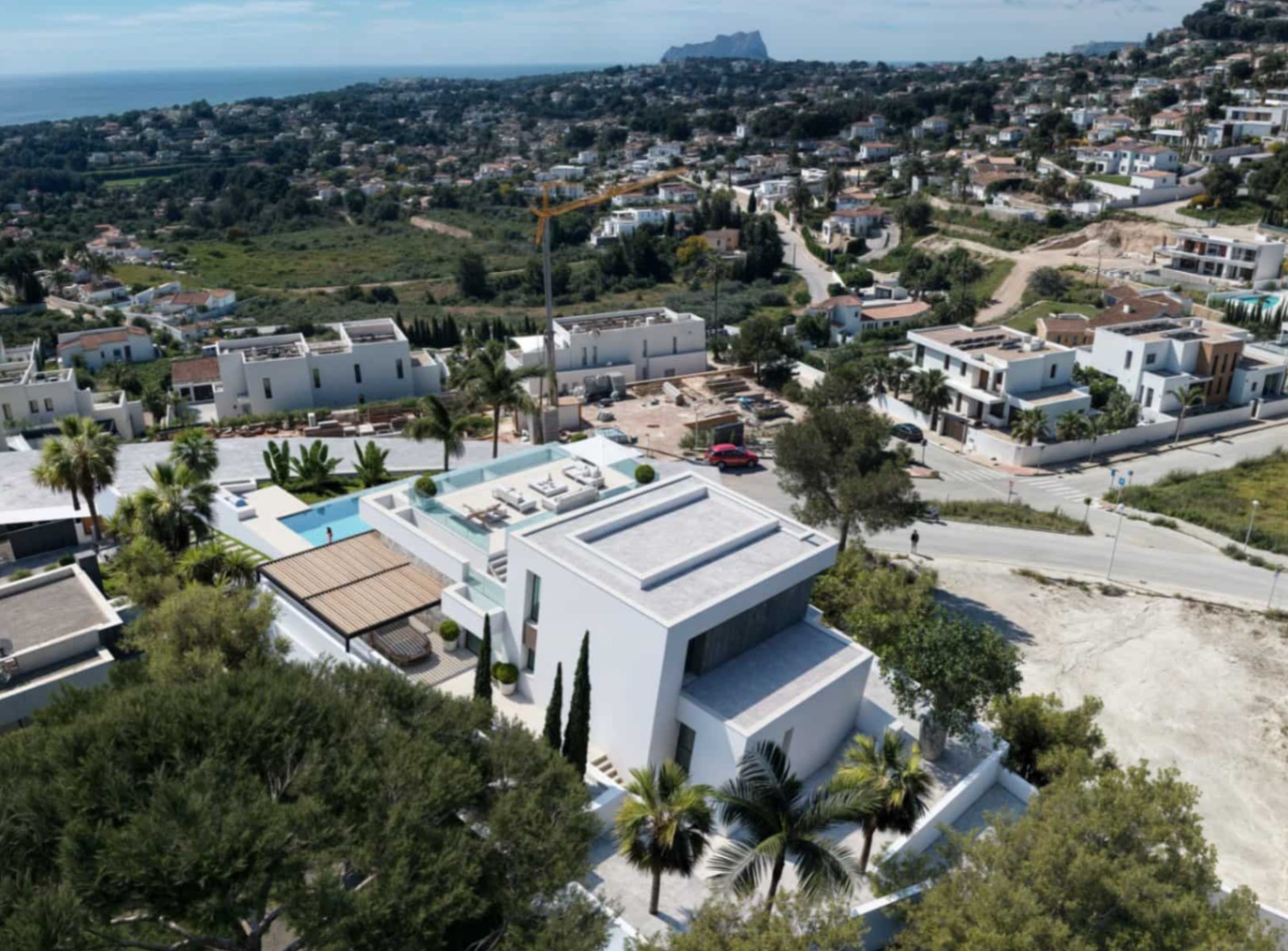 Villa de obra nueva de arquitectura contemporánea con vistas al mar en Moraira