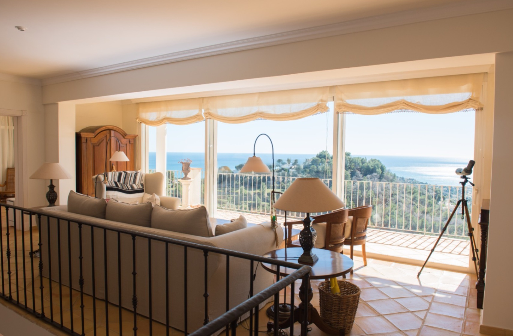 Villa méditerranéenne exclusive avec des vues imprenables sur la mer à Moraira