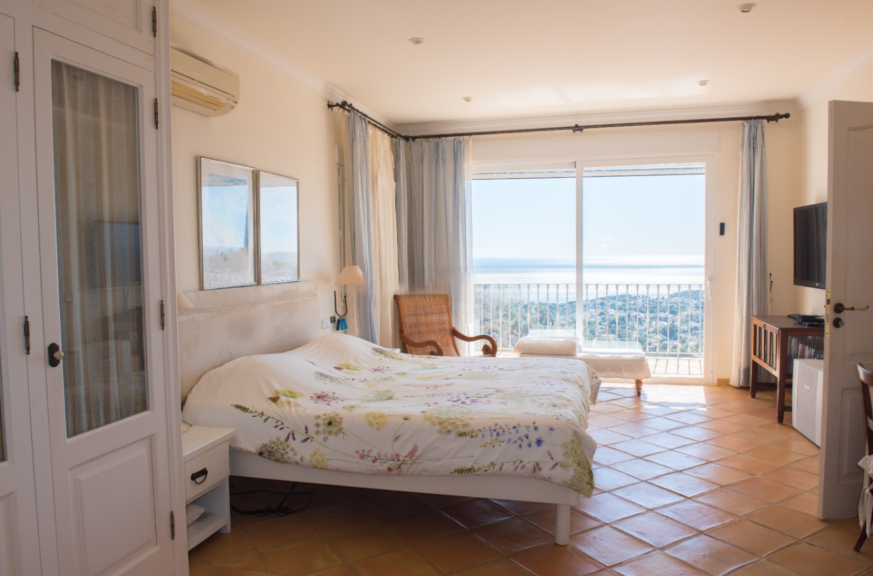 Villa méditerranéenne exclusive avec des vues imprenables sur la mer à Moraira