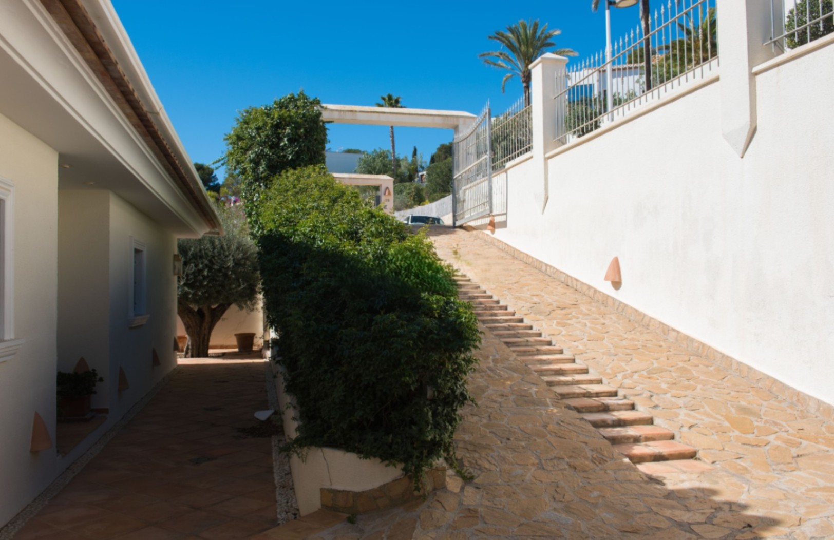 Villa méditerranéenne exclusive avec des vues imprenables sur la mer à Moraira