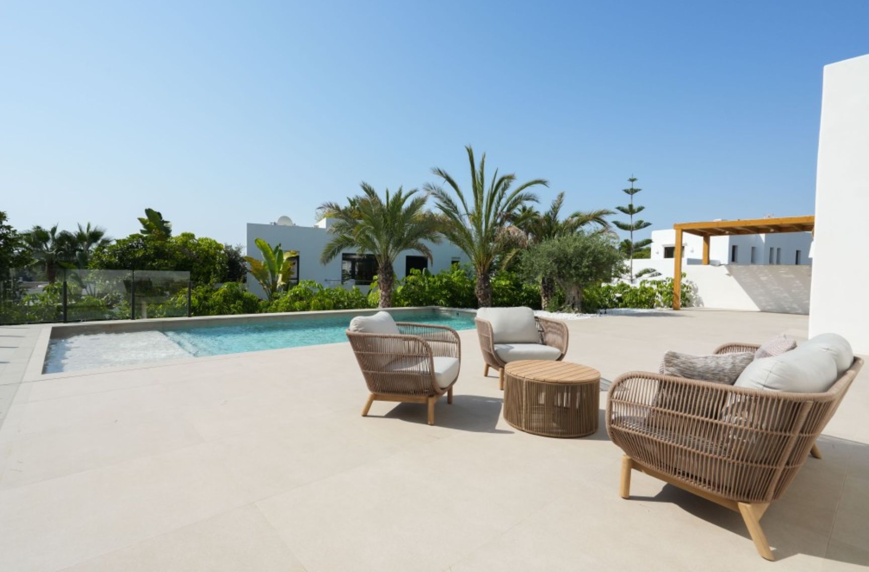 Villa ibicenca neuve avec vue sur la mer à Moraira