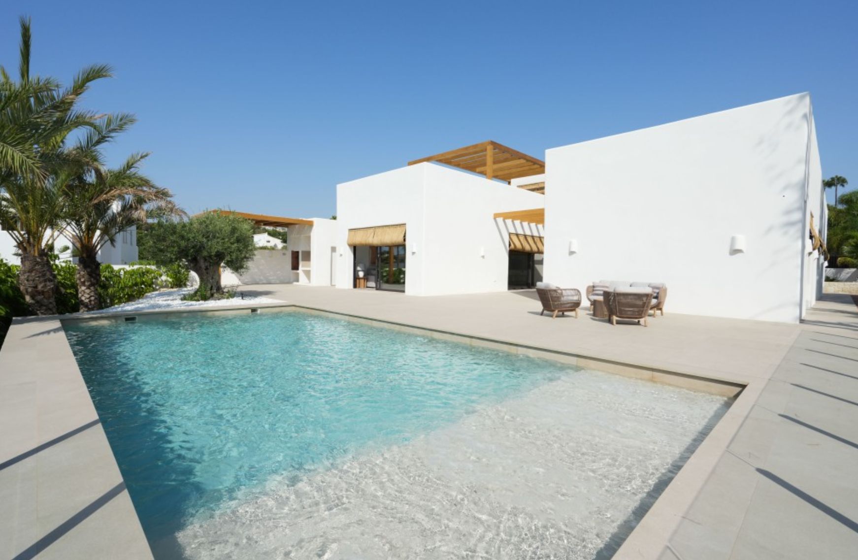 Villa ibicenca neuve avec vue sur la mer à Moraira