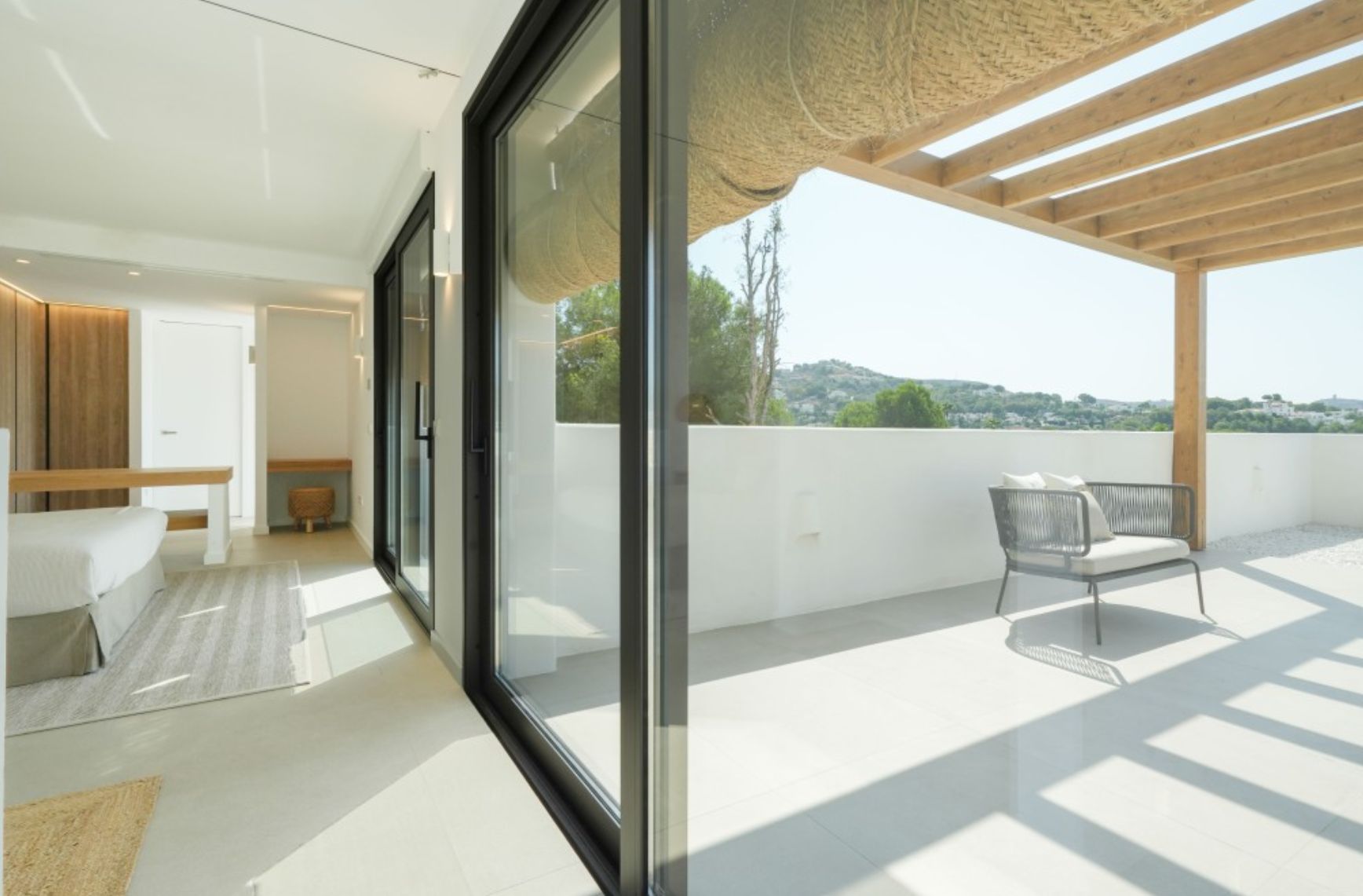 Villa ibicenca neuve avec vue sur la mer à Moraira