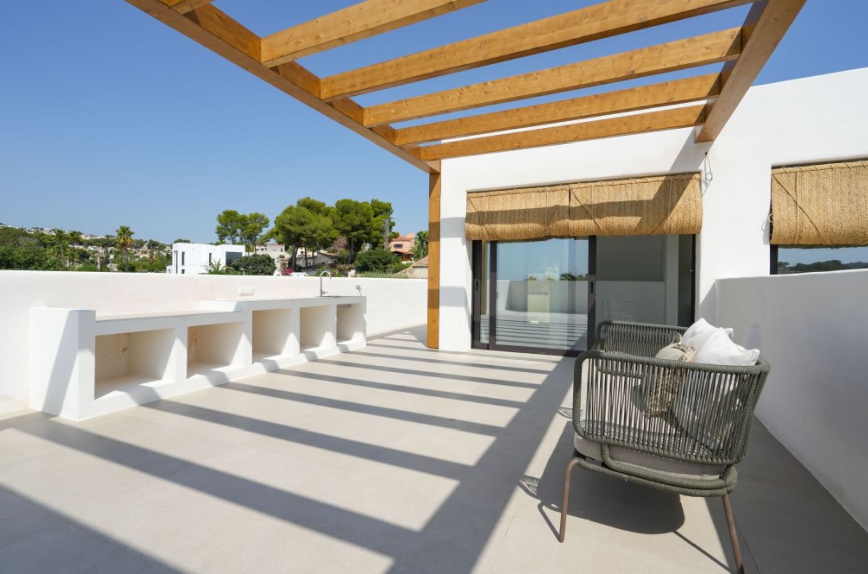 Villa ibicenca neuve avec vue sur la mer à Moraira