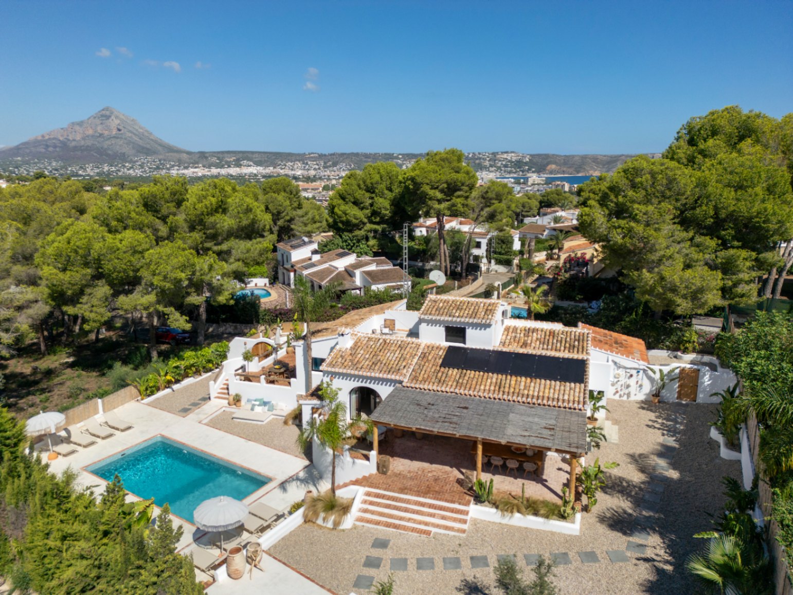 Chalet à vendre de 5 chambres avec piscine à Jávea
