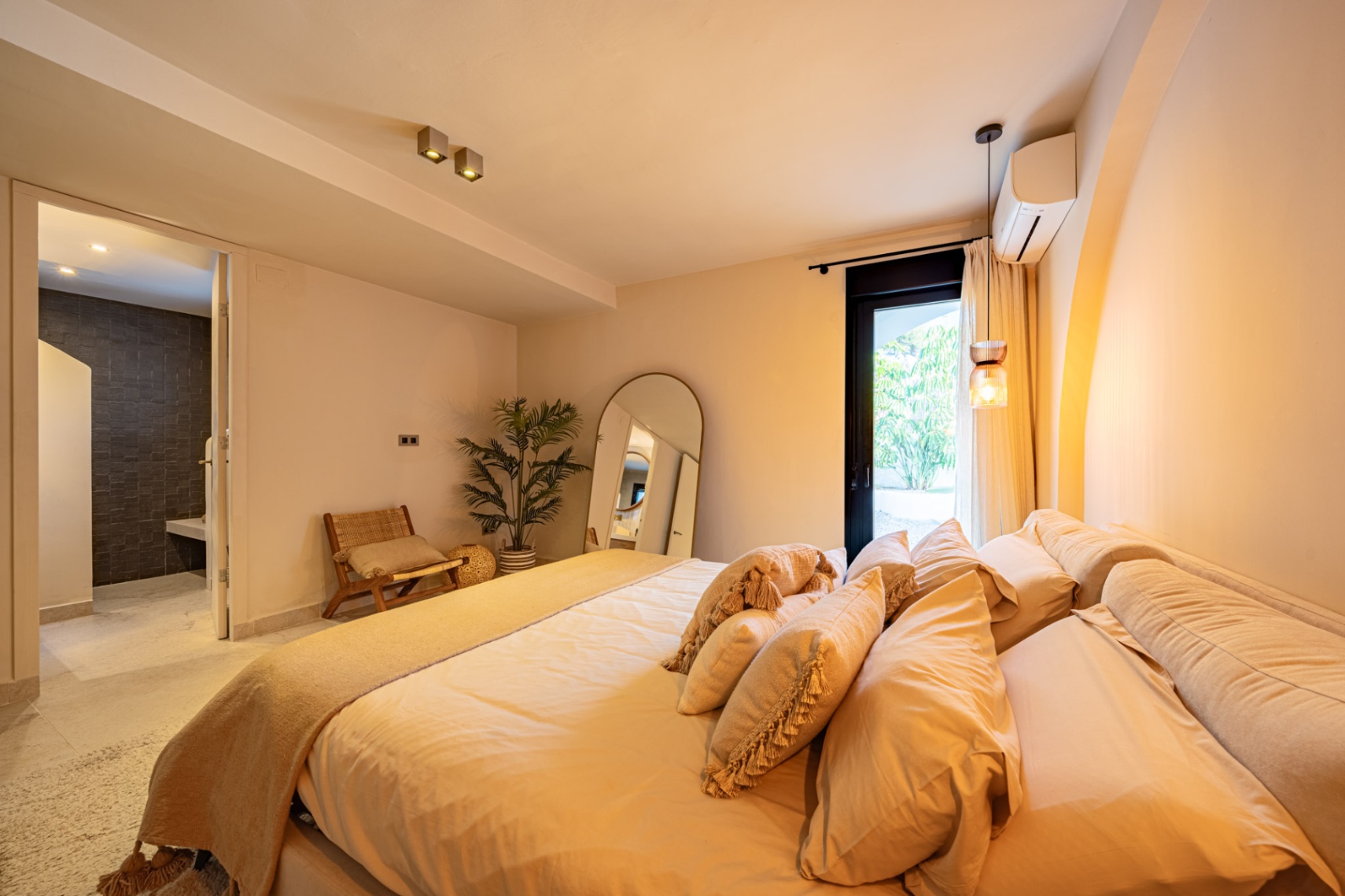 Chalet à vendre de 5 chambres avec piscine à Jávea
