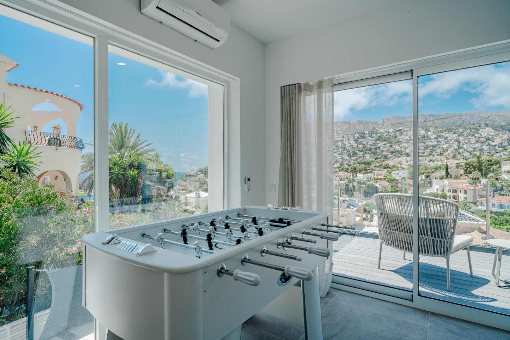 VILLA MODERNE AVEC VUE SUR LA MER À CALPE