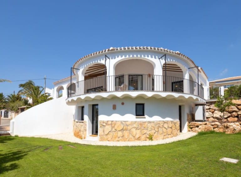 Lyxvilla med havsutsikt i Granadella, Jávea