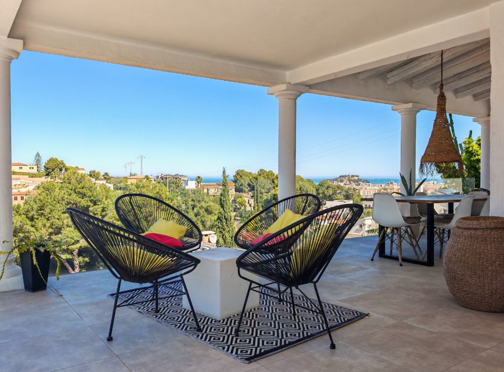 Villa mediterránea reformada con vistas al mar en Dénia – lista para entrar a vivir