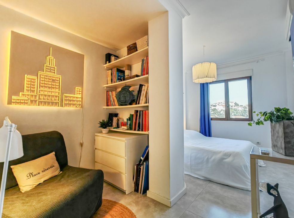 Villa mediterránea reformada con vistas al mar en Dénia – lista para entrar a vivir