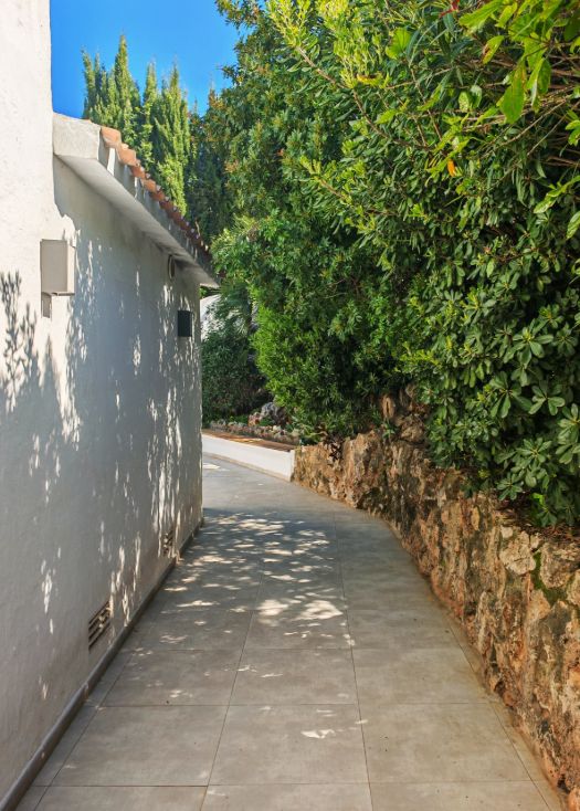 Villa mediterránea reformada con vistas al mar en Dénia – lista para entrar a vivir