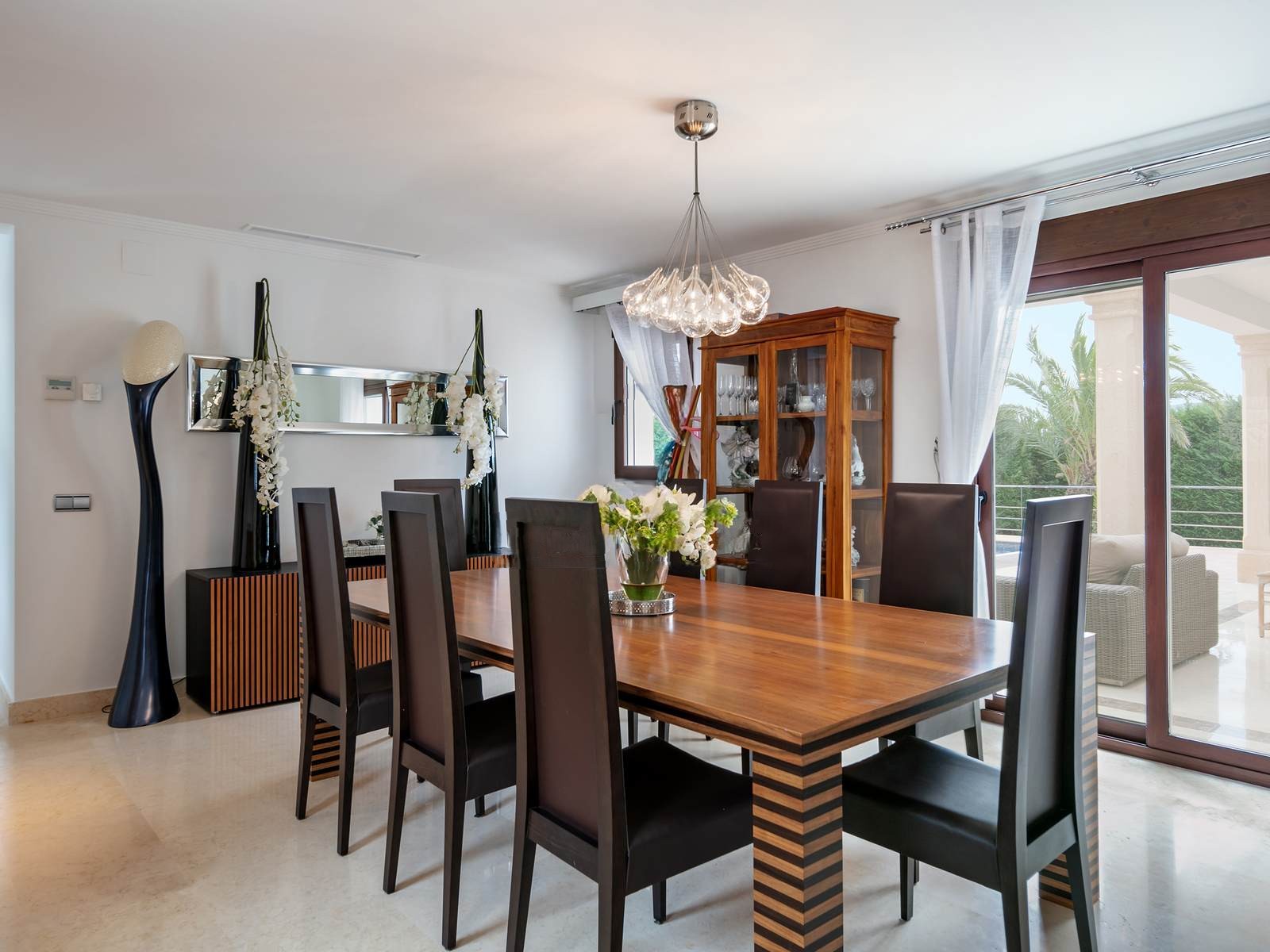 Villa de luxe avec domotique, piscine chauffée et vue sur le Montgó à Jávea