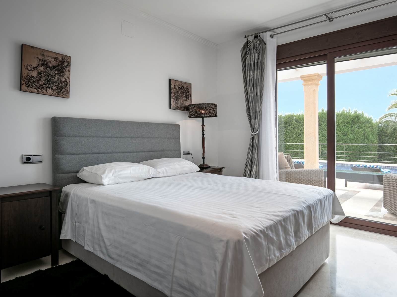 Villa de luxe avec domotique, piscine chauffée et vue sur le Montgó à Jávea