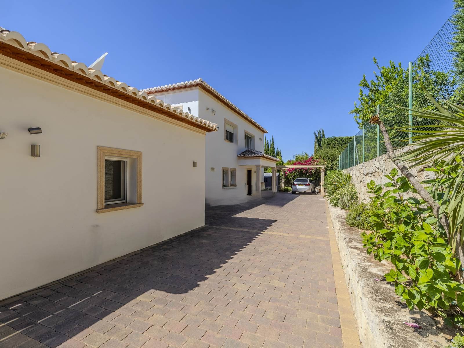 Villa de luxe avec domotique, piscine chauffée et vue sur le Montgó à Jávea