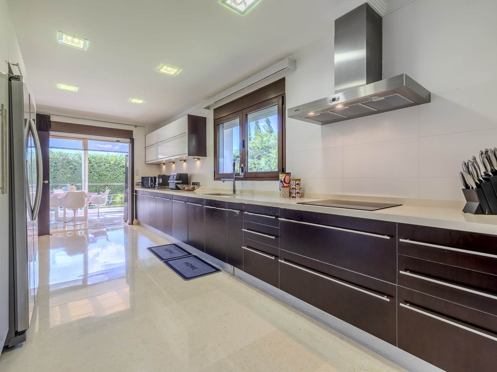 Villa de luxe avec domotique, piscine chauffée et vue sur le Montgó à Jávea