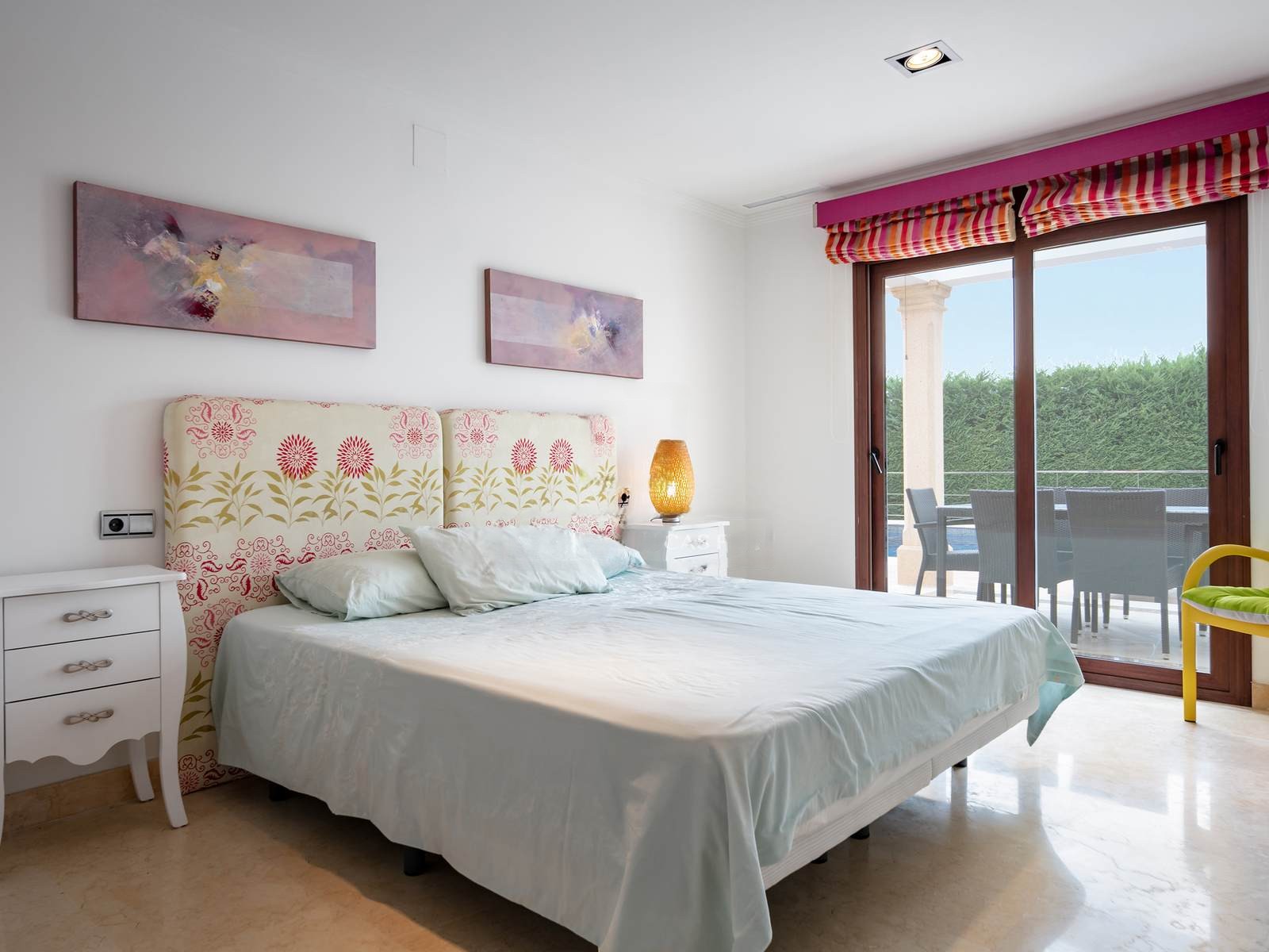 Villa de luxe avec domotique, piscine chauffée et vue sur le Montgó à Jávea