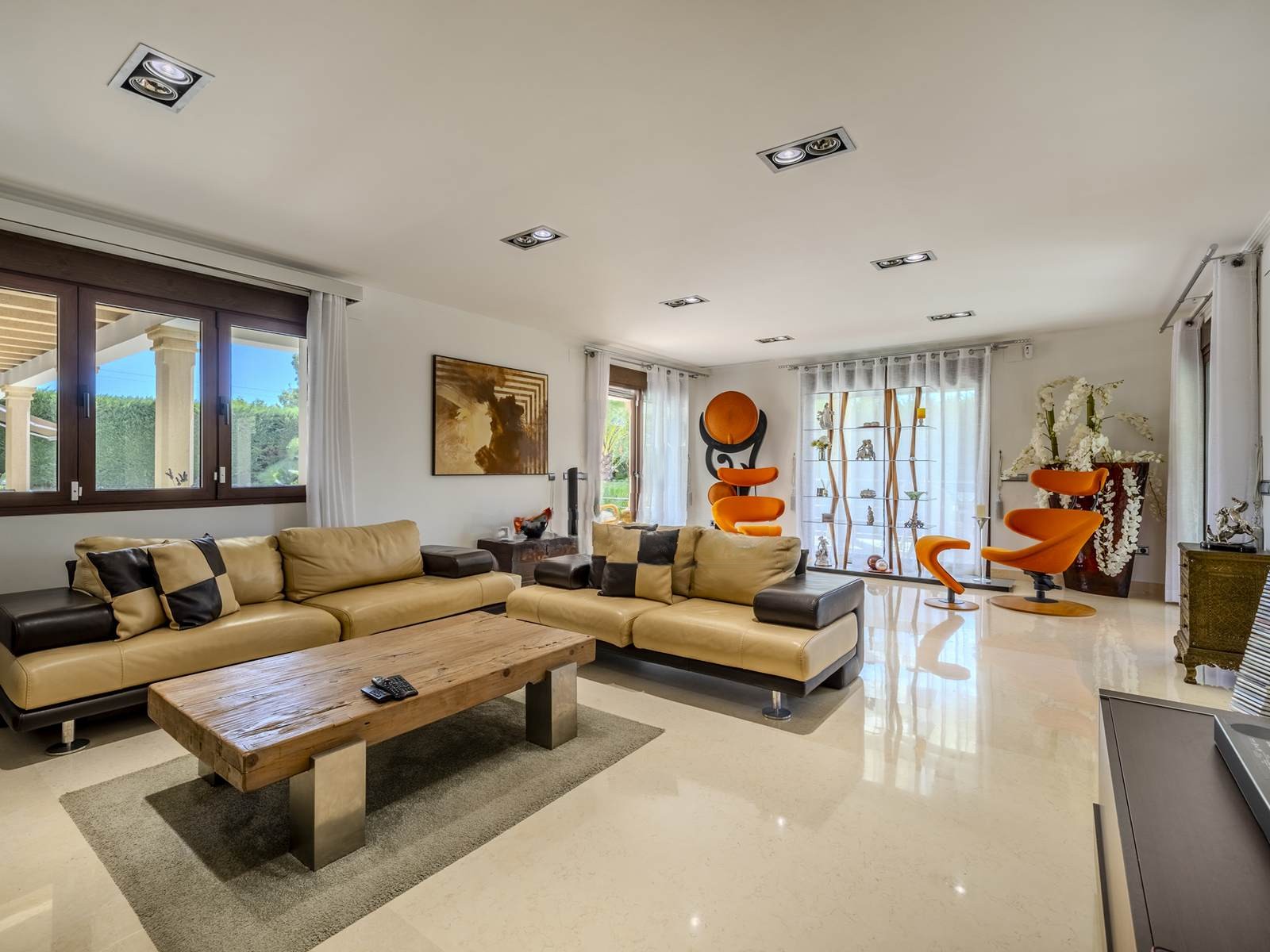 Villa de luxe avec domotique, piscine chauffée et vue sur le Montgó à Jávea